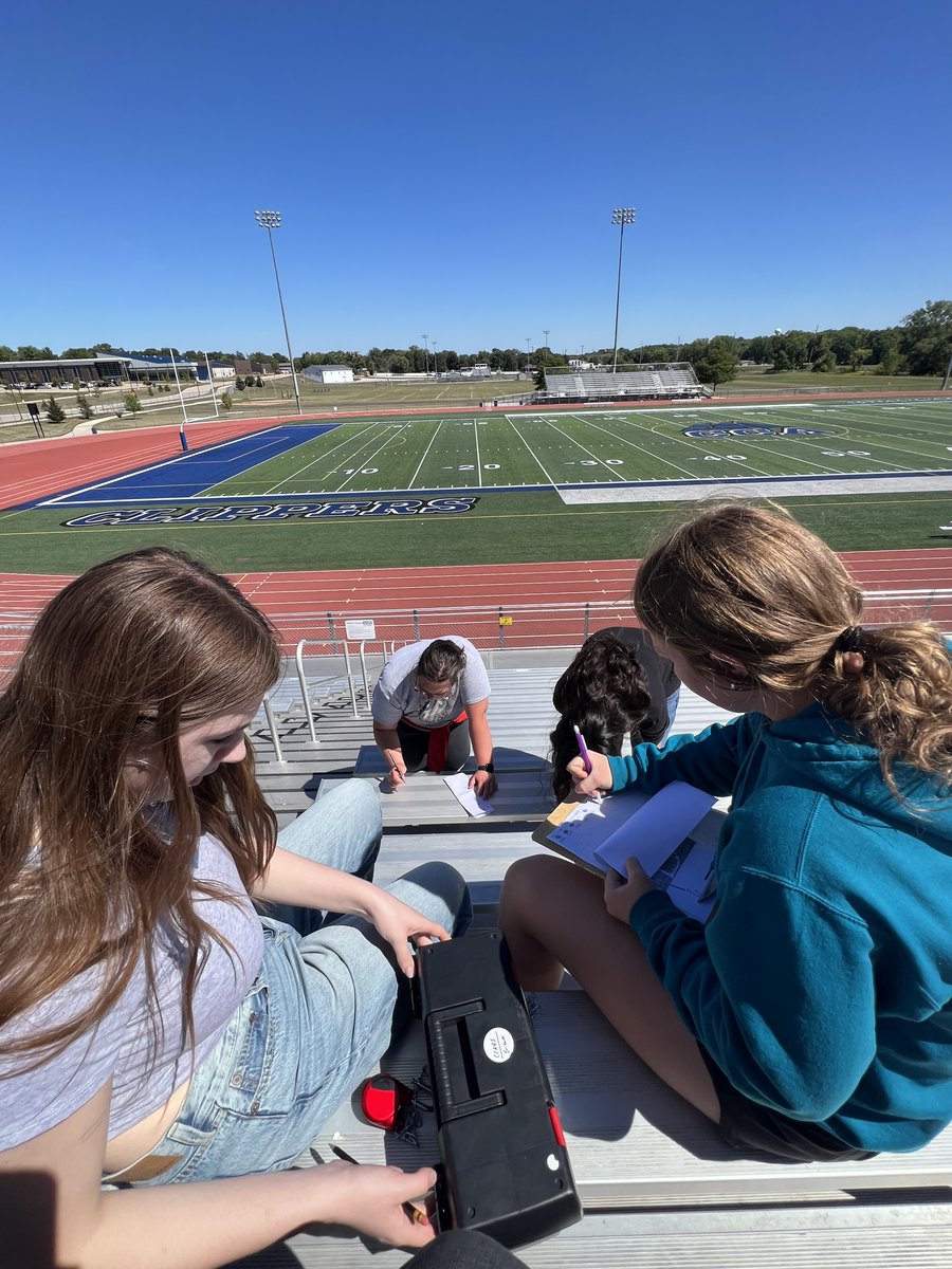 CCAHS's tweet photo. Mr. Jensen's students worked in groups to open the six caches last week.
#TeamWorkChallenge #physicsfun #stemchallenge https://t.co/DmTy4s04FE