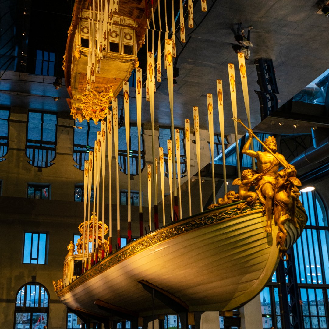 Le Canot de l’Empereur merveille historique est le 1er bateau festivalier inscrit aux Fêtes Maritimes de #Brest 2024! 🎉
Ce joyau du #patrimoine  va lui aussi rayonner pendant les fêtes, non pas en #mer mais à terre, au cœur des #AteliersdesCapucins. 

<a href="/museemarine/">Musée national de la Marine</a> 

#brest2024