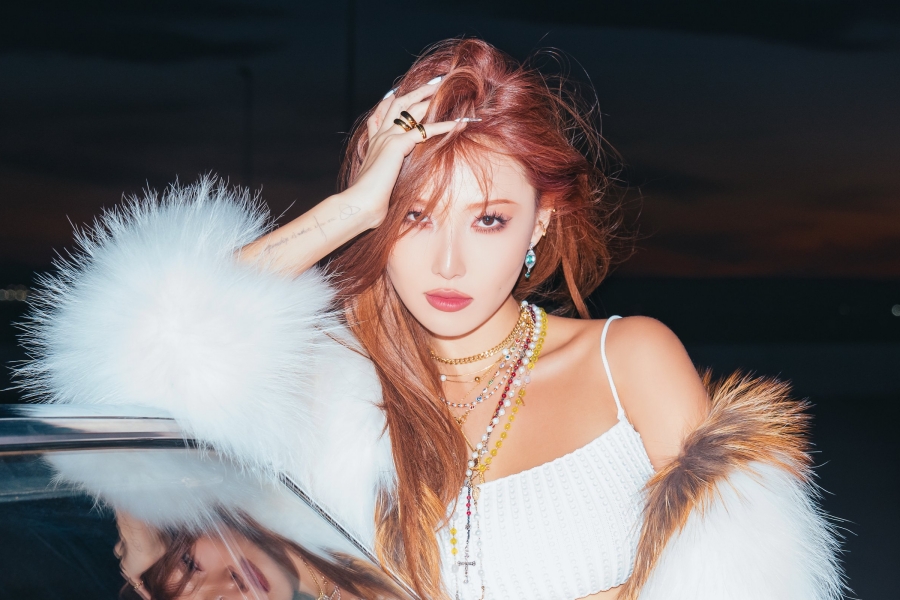 soompi's tweet photo. #MAMAMOO's #Hwasa Exudes Chic Glamour In D-Day Teasers For "I Love My Body"
https://t.co/c9ixXDyO6U https://t.co/gCaGdaKt9J