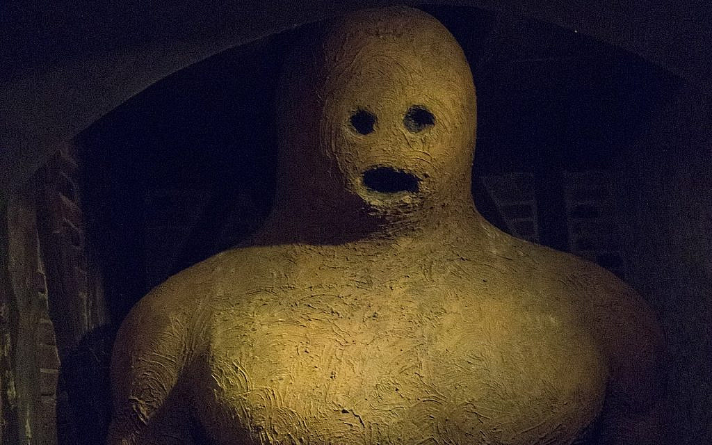 Spectral society, the descent of the celestial machines, cinema as an alien intelligence, Egyptian god-making, the legends of the golem &amp; the brazen head, the horror of language, panpsychism, the return of the daimons... 

Class starts in a week.

nuralearning.com/art-ai-course