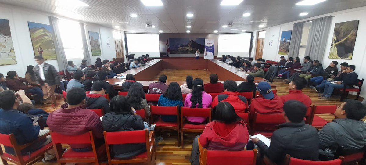 SunafilPeru's tweet photo. 📍 En #Cusco, brindamos orientación en la Identificación de Peligros y Evaluación de Riesgos (#IPERC), dirigida a prevencionistas residentes y personal de salud de todas las obras de construcción del Gobierno Regional del Cusco. #PrevenciónDeRiesgos #TrabajoSeguro💼🛠️ https://t.co/YZWltMa2gN