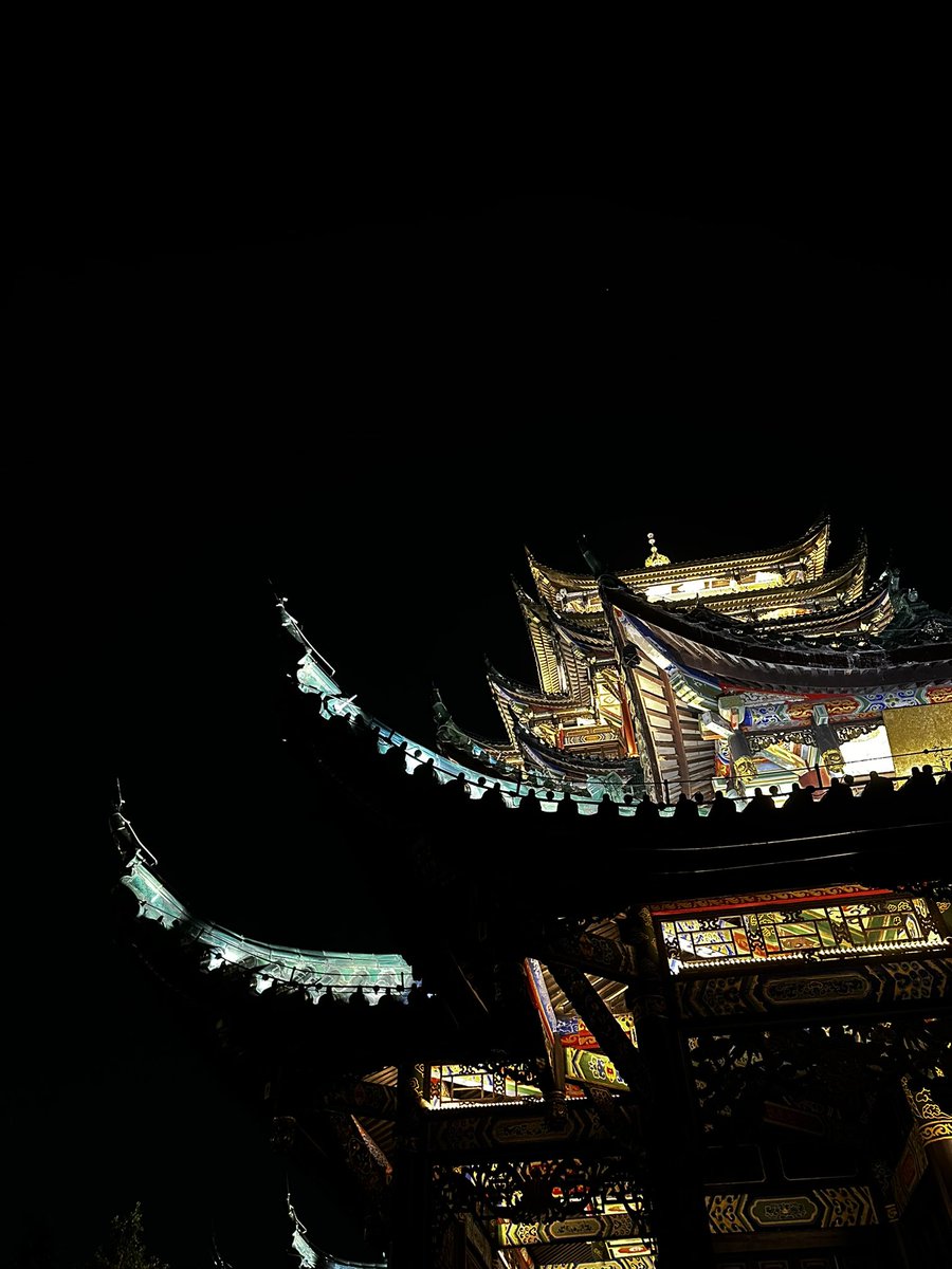 G69196734's tweet photo. 苹果夜景还是有缺陷的 https://t.co/wgdOCzHx3i