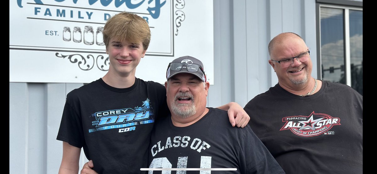 In Columbus ind. Had breakfast with some of my favorite people <a href="/troytabata/">Troy Tabata</a> <a href="/gooch814/">Jeff Patterson</a> #theMerchcrick and #littleGooch  so happy I got to see team Patterson!!!love all you guys!! #BackhomeagainInIndiana