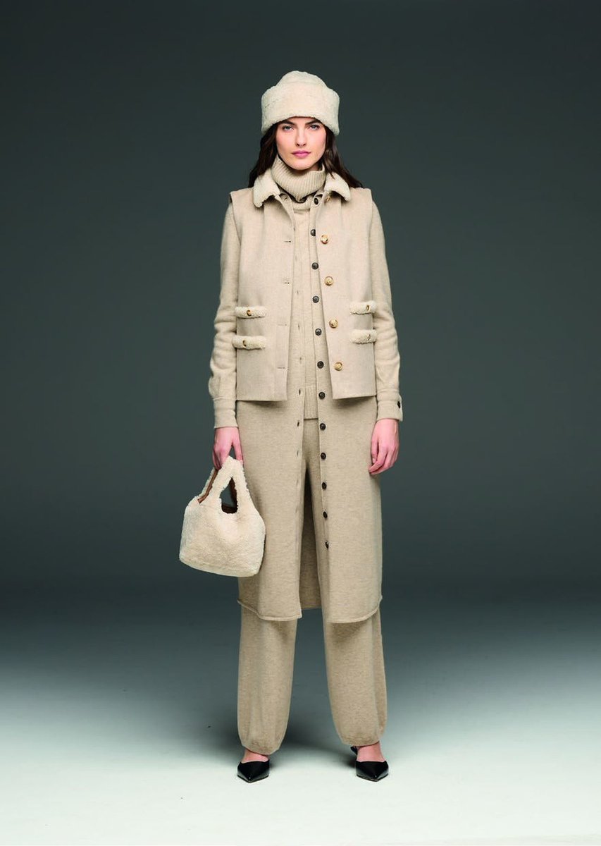 kendam_com's tweet image. Simonetta Ravizza Pre-Fall 2023 collection lookbook kendam.com/news/lookbooks… 

#SimonettaRavizza #PreFall2023 #Lookbooks #Fashion #Kendam