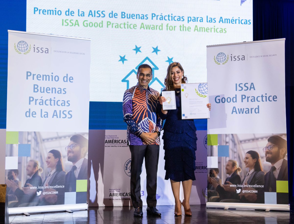 ISSACOMM's tweet photo. La Mención Especial a la #Innovación para las Américas se concedió al @isss_gob_sv de El Salvador por un nuevo modelo de atención a través de la #telemedicina

#seguridadsocial #ISSARSSFamericas #ISSAGoodPractice

Fotos: https://t.co/dQbP9BrdSQ

Noticia: https://t.co/WibxXqZYpd https://t.co/qnmUIo7ot6