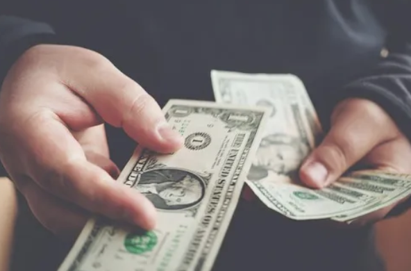 Who benefits from a digital currency?
If I have a $100 banknote in my pocket and go to a restaurant and pay for dinner with it. The restaurant owner then uses the bill to pay for the grocery bill. The grocery store owner then uses the bill to pay the farmer. The farmer will then