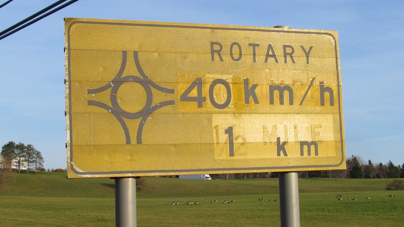AmericaInMetric's tweet photo. During this weekend *46 years ago*, our neighbors to the north went metric on their roads!

While Canada's metrication efforts, like ours, are incomplete, they're further along than we are, and we can still learn so much from their experience.

To a future North #AmericaInMetric! https://t.co/2qYJ2l6z5n
