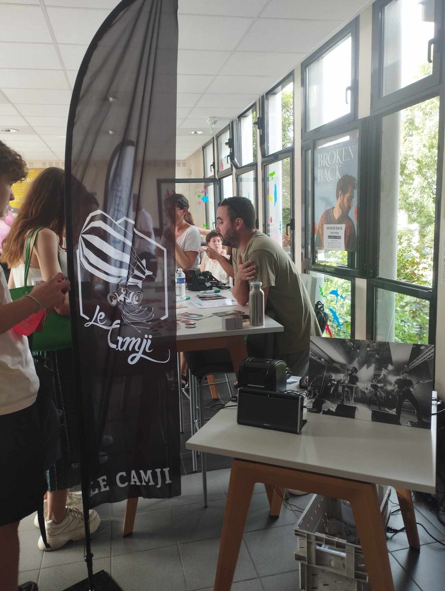 Aujourd'hui Le Camji participait à la rentrée des étudiants de l'Université de Niort ! :)
