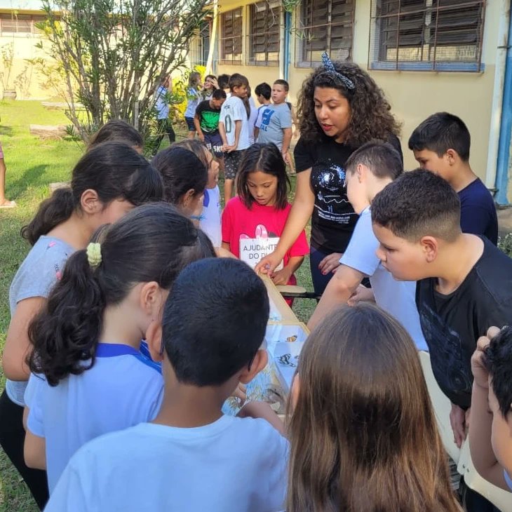 Labbor_Unicamp's tweet photo. Os cientistas vão à escola!

Visitamos a EMEIEF Jurandyr Piva (Pedreira, SP) para conversar com alunos do 3º ano sobre borboletas e outros insetos no nosso jardim.

Agradecemos à escola e às profas. Carmen e Edneia pelo convite! 🦋🧡 https://t.co/erX26UHsRR