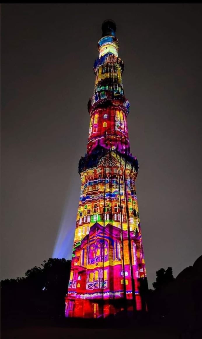 Erroristotle's tweet photo. The Qutub Minar looks like it’s going start doing Garba any moment now https://t.co/yhm4Mk7Xui