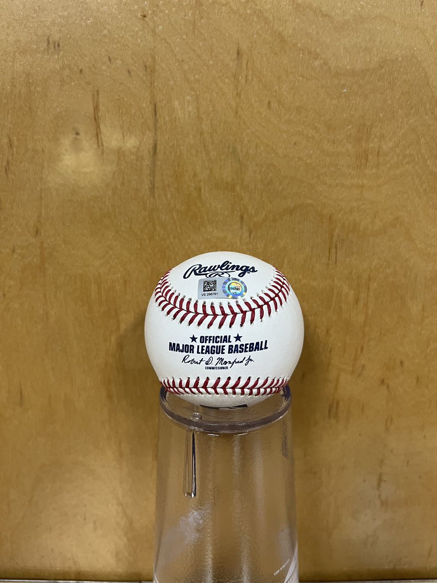 ChiddysSteaks's tweet photo. 🚨 GIVEAWAY TIME 🚨

With Another Pete Alonso 40 home run season, we are giving away a signed Pete Alonso baseball

How to win:
1. Follow Chiddy’s and @Metsmerized 
2. Retweet this tweet
3. Tag a friend below

Winner announced Thursday at 12pm ET

*Case will be included https://t.co/yReIdwAfxI