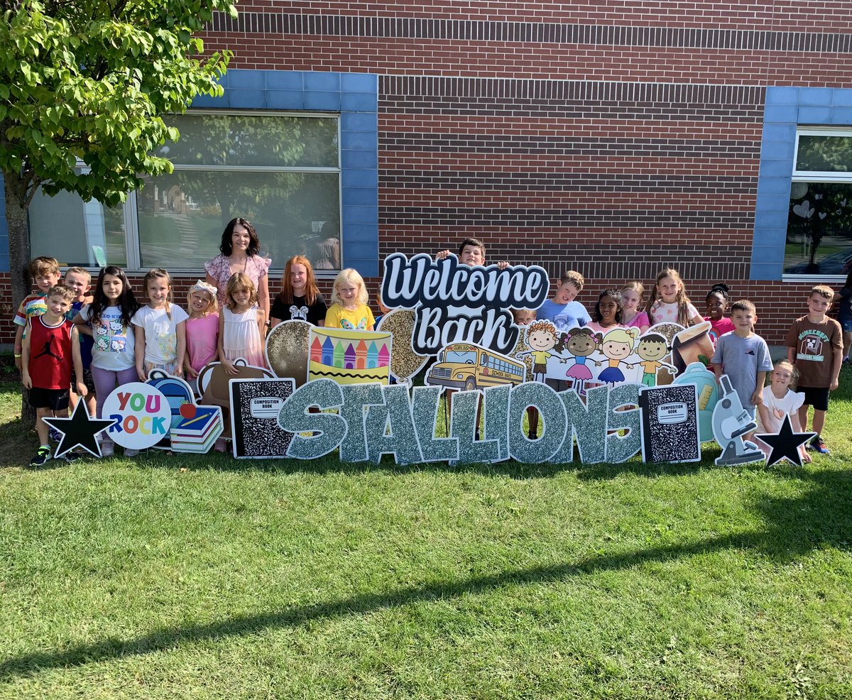 Welcome Back Stallions! 💚 @StStephenOCSB  #ocsbFirstDay