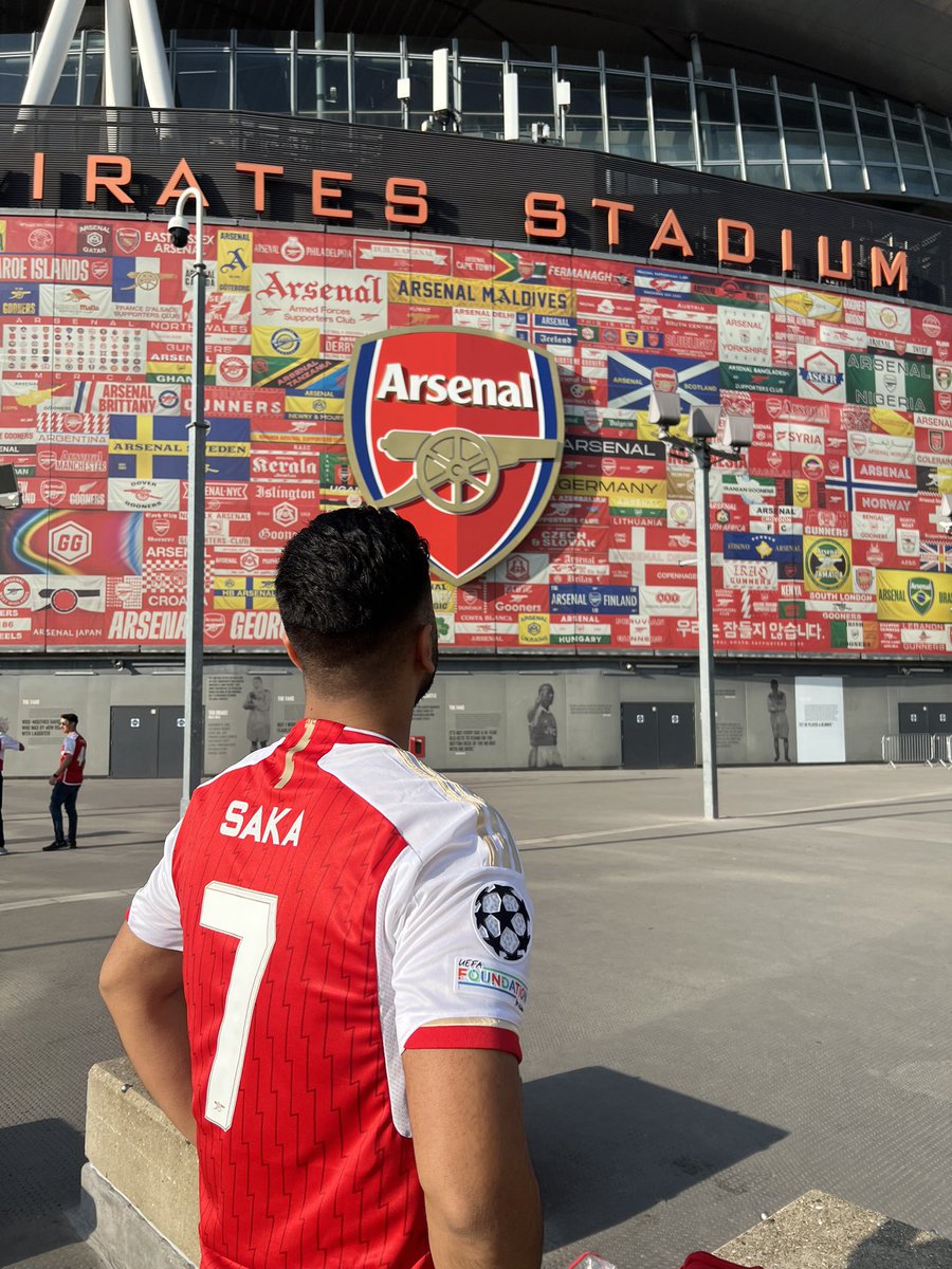 JavierAl16's tweet photo. Feliz cumpleaños Starboy @BukayoSaka87 
22 años y ya eres el rey de Arsenal ♥️ https://t.co/KoJB0bqNWE