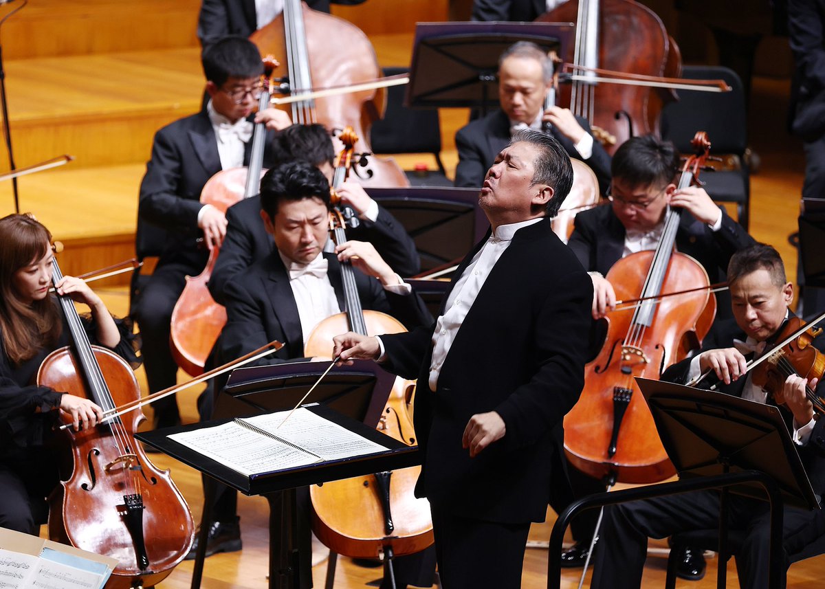 MaestroLongYu's tweet photo. Over the past 3 days, I have had the privilege of collaborating with 5 young pianists for the opening of the new season of the China Philharmonic Orchestra. First time in the 23-year history of the orchestra that we have opened the season with a series of concerts. https://t.co/M1B1U4Xx5I