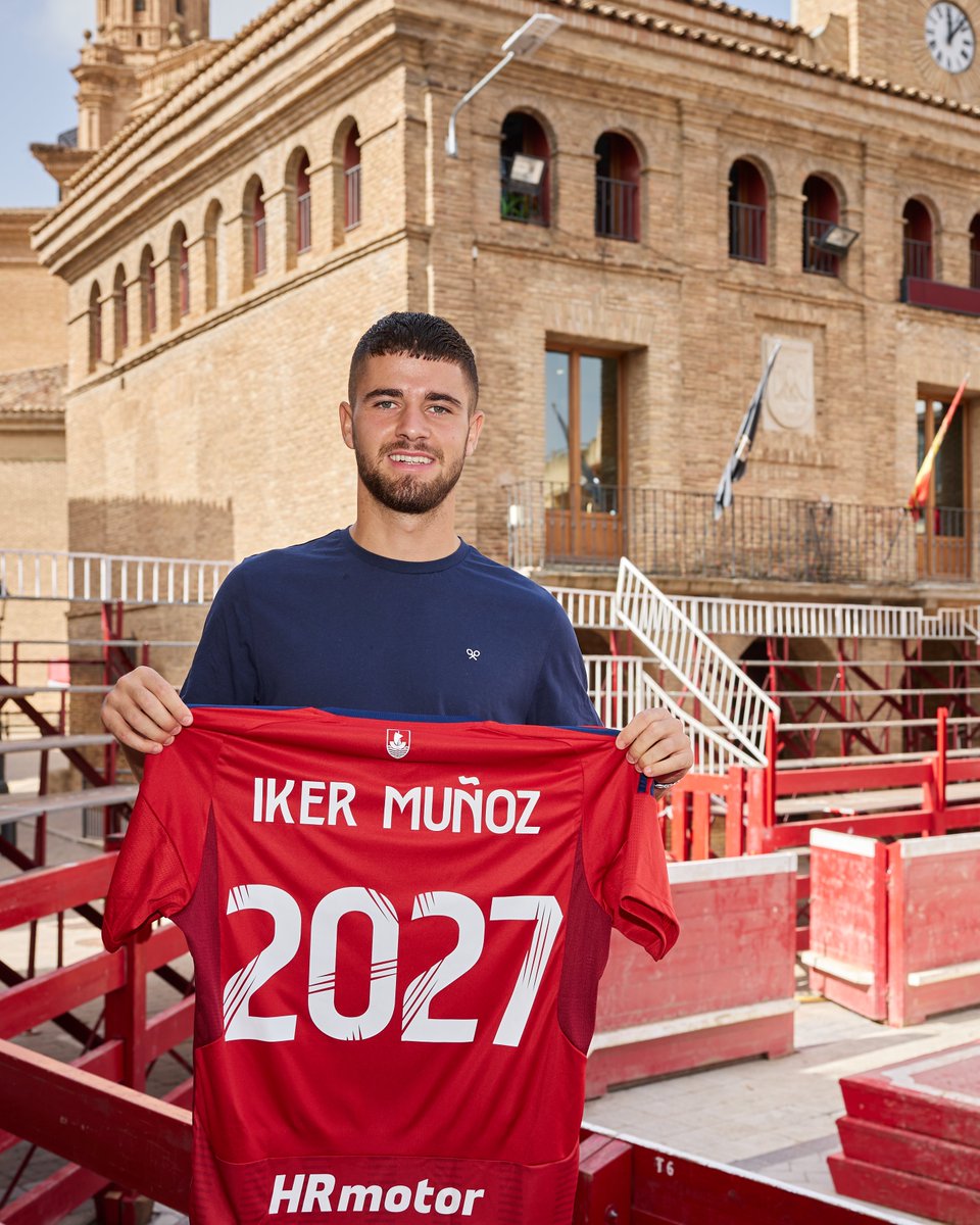 Osasuna's tweet image. 🤩 ¿Cómo definirías la renovación de Iker Muñoz?

#IkerMuñoz2027
