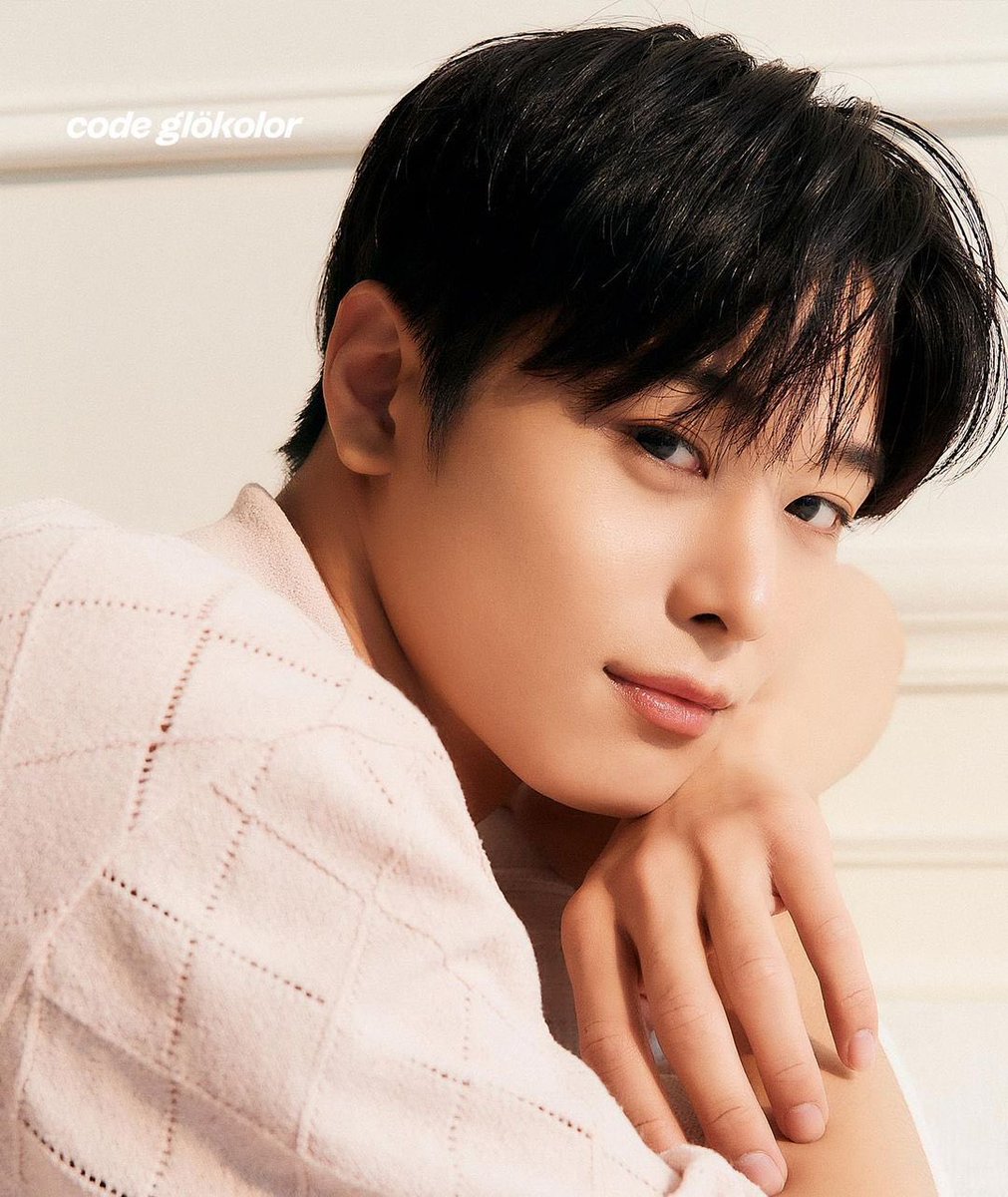 The mood for this 𝘼𝙪𝙣𝙩𝙪𝙢𝙣 is totally well-potrayed by the beauty of soft warm color because the 𝐜𝐨𝐝𝐞.𝐠𝐥𝐨𝐤𝐨𝐥𝐨𝐫's base sit perfectly on my skin.