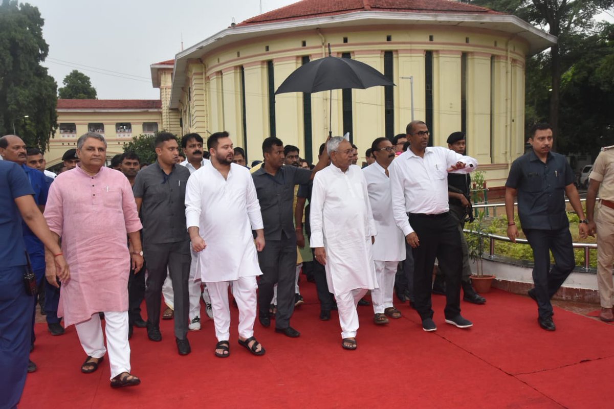 NitishKumar's tweet photo. आज सिंचाई भवन, पटना का जीर्णाद्धार, पुनर्विकास एवं बेसमेंट निर्माण कार्य का उद्घाटन किया। पुराने सचिवालय परिसर में नवनिर्मित भूतल पार्किंग एवं ऊपरी तल पार्किंग का निरीक्षण किया। इन निर्माण कार्यों से कार्य कर रहे अधिकारियों एवं कर्मियों को काफी सहूलियत होगी�� https://t.co/YoMMVN3mMz