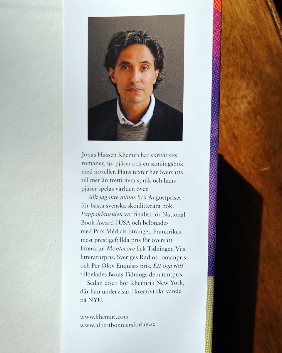 Today is the official publication day of #Systrarna. 
🧡💚💜
Novel available in Swedish here:
adlibris.com/se/bok/systrar…

#thesisters