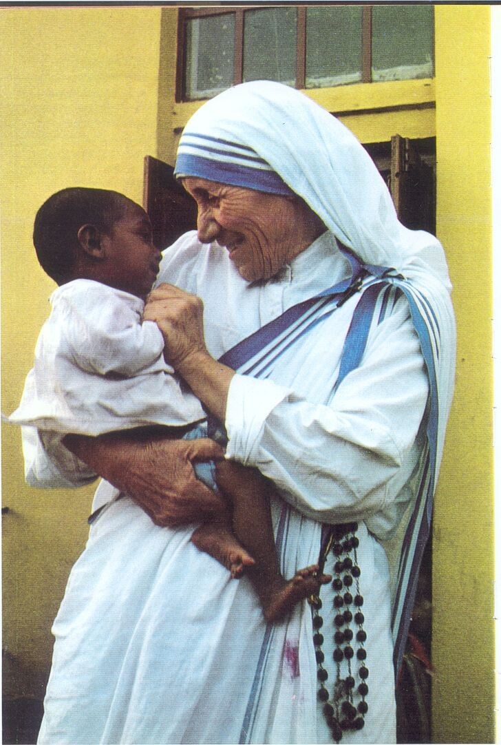 giovannapcdp's tweet photo. "Não devemos permitir que alguém saia da nossa presença sem se sentir melhor e mais feliz "

-santa Teresa de Calcutá. https://t.co/n8raycLuk0