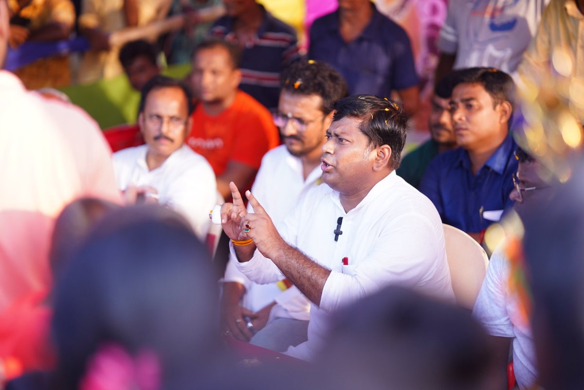 DrSukantaBJP's tweet photo. দক্ষিণ দিনাজপুর জেলার তপন বিধানসভার অন্তর্গত ডাঙ্গা গ্রাম পঞ্চায়েতের মাহিনগরে আয়োজিত এমপি কাপ ফুটবল টুর্নামেন্টে উপস্থিত ছিলাম... 

#TeachersDay #TeachersDay2023 #football #MPcup #balurghat https://t.co/4o8qLndPDS