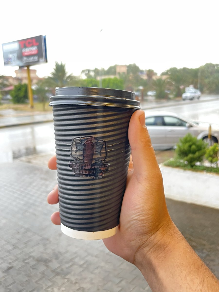 joniva_protein's tweet photo. المطر الي برا اوحتلي فكرة مشروب جديد 🧋🔥
الهوت موكا بروتين احتياجك من البروتين و حاجه ادفيك فنفس الوقت 🔥💪🏽🫣 https://t.co/zk4TBGs7h2