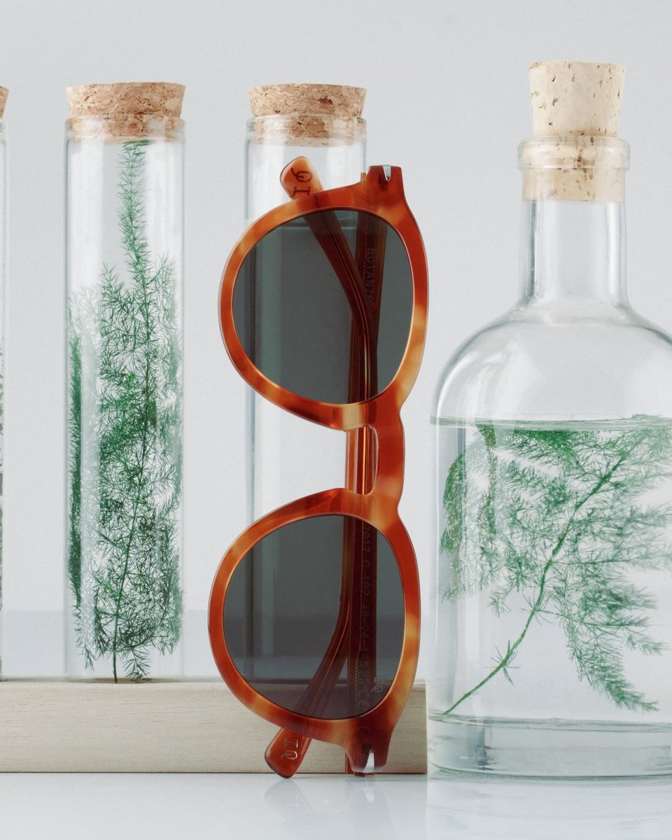 The stylish 7017 sunglasses from Botaniq are made from innovative recyclable materials and use bio-based acetate which reduces fuel consumption.

bit.ly/3YheOwf 

#botaniq #botaniqsunglasses #ecofriendlysunglasses #natureinspiredaccessories #sustainablestyle #sunglasses