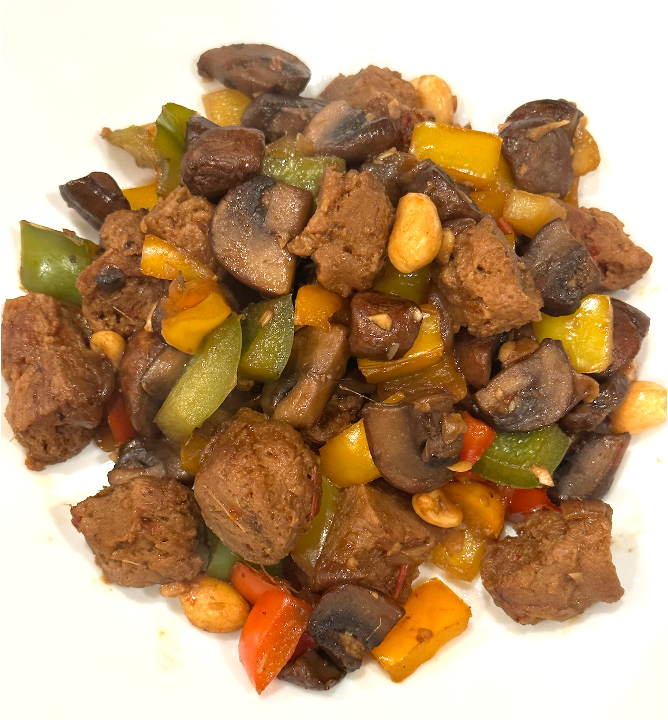 free_style_chef's tweet photo. 👉 https://t.co/PCDKlL9Xnh 👈
Browsing my local ethnic grocery store, I saw something that stopped me in my tracks.
Nutri soy chunks!
Asian veggie stir fry time!
#nutri #soychunks #soy #vegetarian #bellpeppers #mushrooms #gochujang #soysauce #lemongrass #vegetarian #stirfry https://t.co/seb7QIO3xt