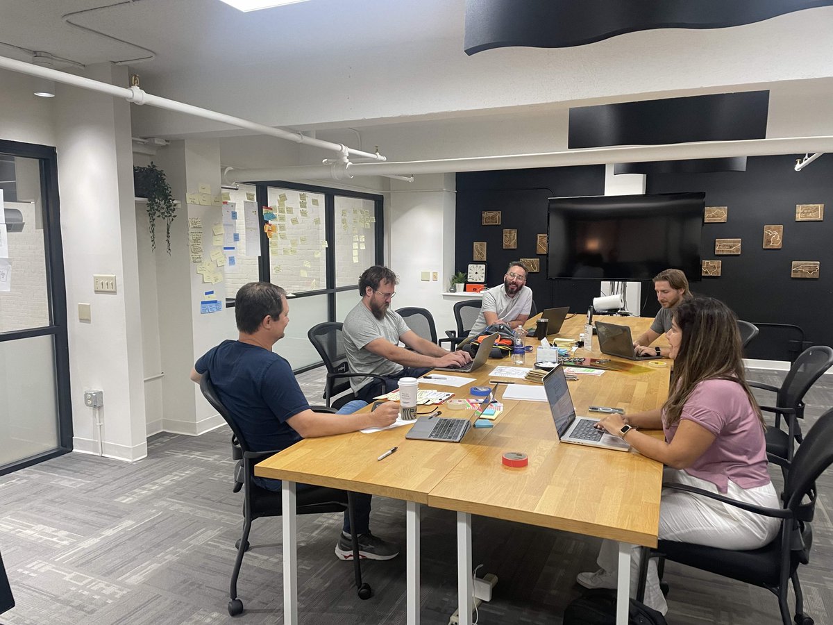 Differential tweet media