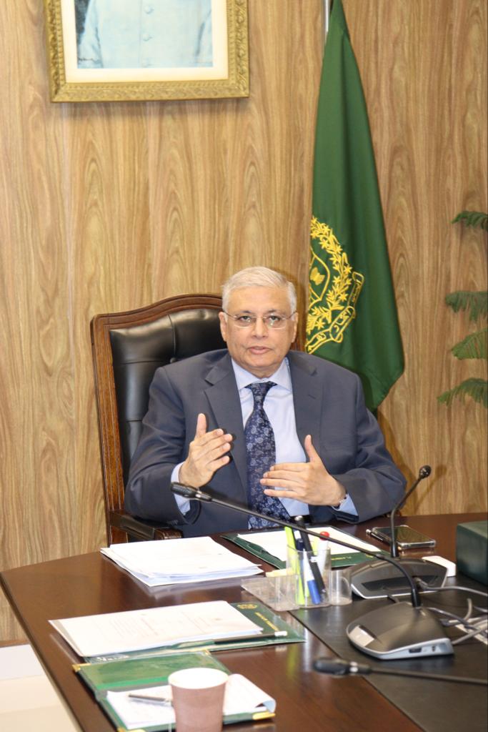 PlanComPakistan's tweet photo. Caretaker Minister for Planning Development &amp; Special Initiatives, Muhammad Sami Saeed, reiterated that the interim govt is committed to provide avenues for ease of doing business while directing the relevant ministries to play their effective role in implementation. https://t.co/aAlMl9ZrcY