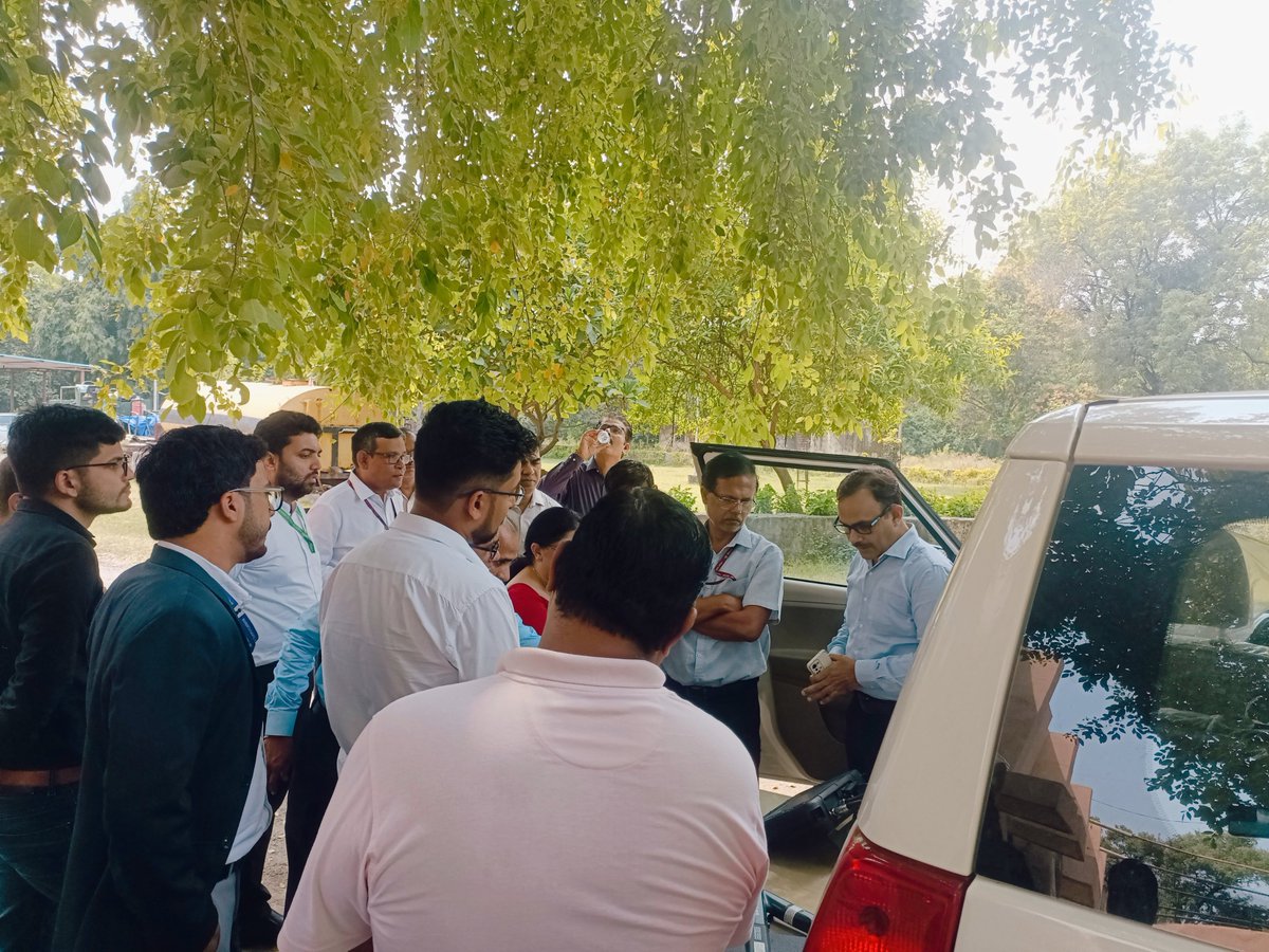 WpcWmoUnion's tweet photo. Today, Member (T) Ms. Gunjan Dave visited Ghitorni Campus, New Delhi. WPC/WMO officers demonstrated the working of New Spectrum Analyser to Member (T) with special focus on its utility to solve interference cases. @DoT_India https://t.co/0uDOXe8q41