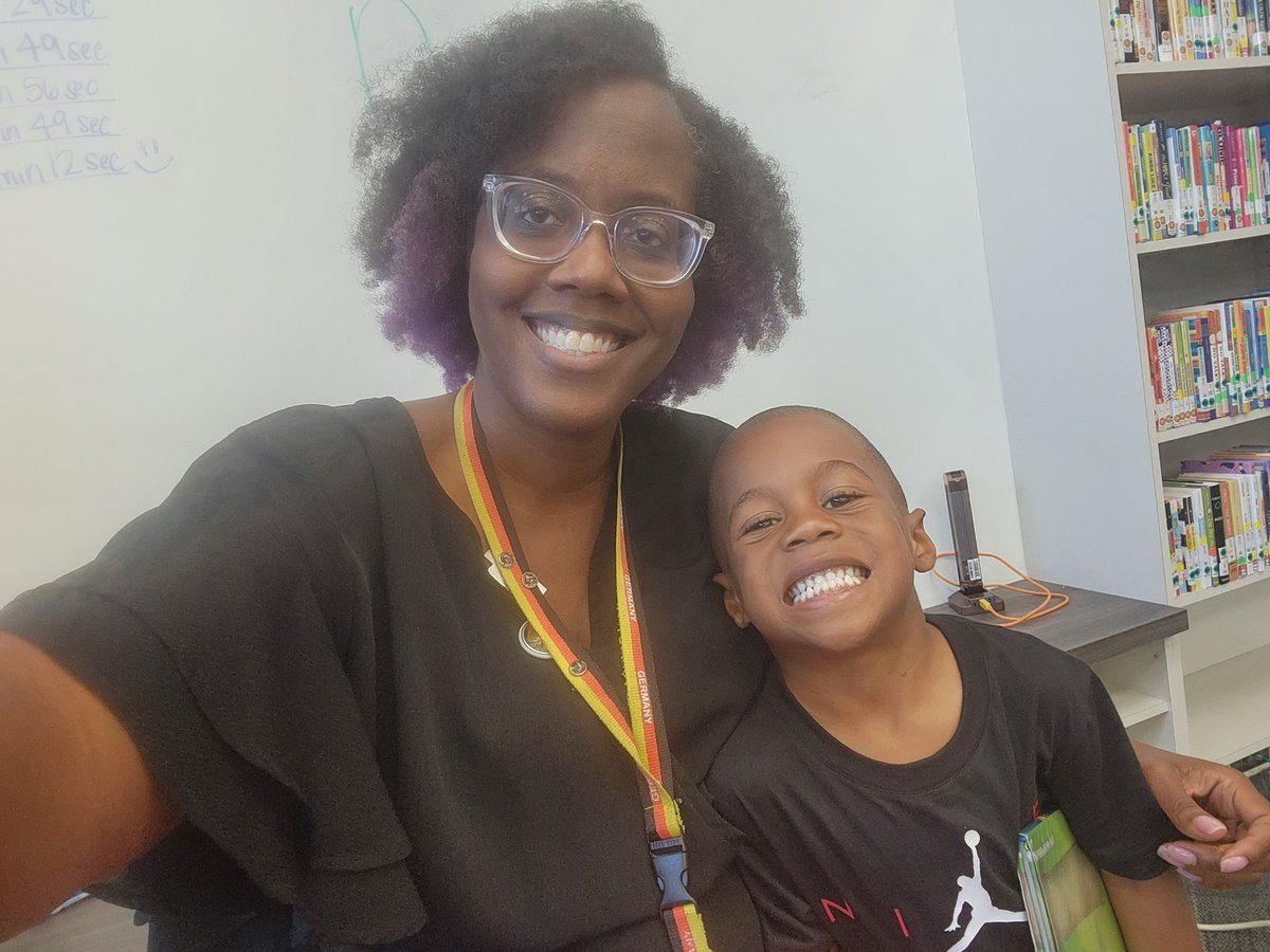 LoudBrarian's tweet image. Me: walking in the hall.
Him: I know you, you are the library!!
Me: Yes I am......
@TCSLibrarySquad #ALLibraries #AmazingToTheCore