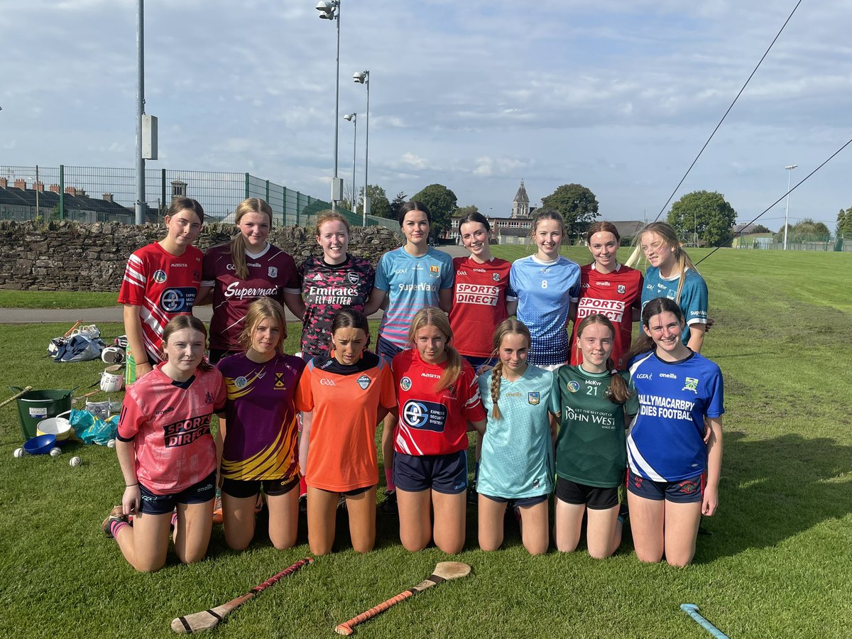 The heat never bothered us anyway!!! Well done to our camogie girls who had their first training session of the new season today. #LoretoAbú  <a href="/LoretoFermoy/">Loreto Fermoy Cork</a> @Shellers14 <a href="/WGHLadiesGaa/">WGH LadiesGAA</a> <a href="/KilworthCamogie/">Kilworth Camogie</a> <a href="/CastlelyonsCC/">Castlelyons Camogie Club</a> <a href="/fermoygaa/">Fermoy GAA</a> <a href="/BrideRoversGAA/">Bride Rovers GAA</a> <a href="/StCatherinesGAA/">St Catherine's GAA & Camogie</a> 🔴⚪️