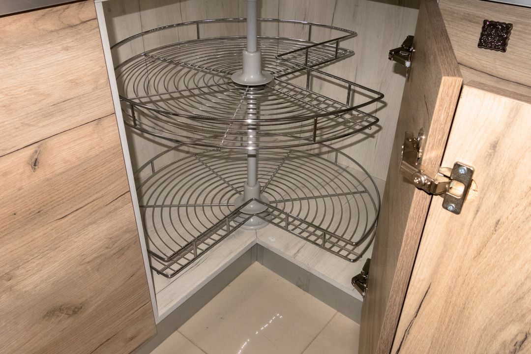 RIRealtorPro's tweet image. Maximize your under counter space with pull-outs like this!
#ktichen #potsandpans #organization #homehttps://www.facebook.com/login/