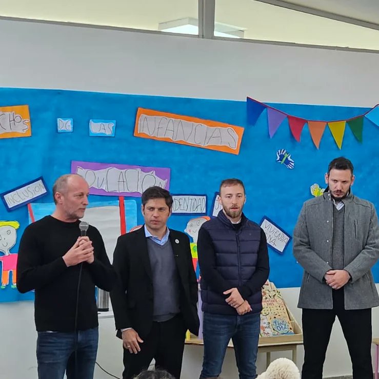 nuevolomasdz's tweet photo. Acompañamos la inauguración del Jardín 952 en Nueva Esperanza. ✌️
Junto a Axel Kicillof Martín Insaurralde y nuestro candidato a Intendente Federico Otermín Marina Lesci Eva Limone, nuestro responsable claudio Arguello, instituciones de la Comisión Polo Educativo https://t.co/h3lvbECaam
