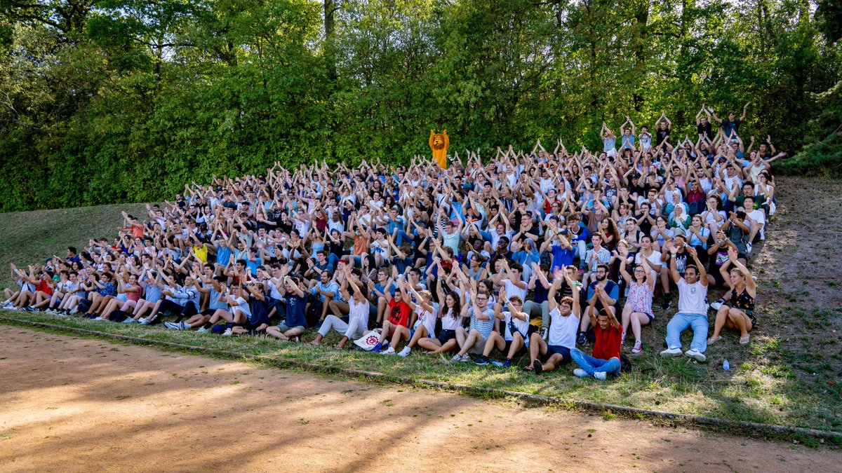 CentraleLyon's tweet photo. 👋Bienvenue dans la grande communauté Centralienne !

⭐Aujourd'hui, nous avons le plaisir d'accueillir ~400 élèves en première année du cursus généraliste. Centrale Lyon est fière de la diversité de ses recrues et de sa remarquable attractivité.⭐ https://t.co/hd0UT0fve5