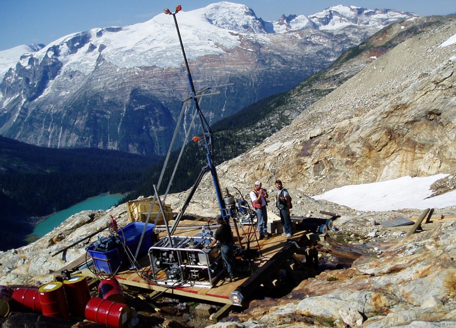 HC2000 Surface Core Drill, 160HP, single, twin or Four engine, perfect for Heli or Man-Portable applications.

hydracore.com/surface-drills…

#coredrilling#mineral#core#exploration#mining#explorationdrilling#diamonddrilling#exploration#geology#drillrig#drilling#drillingequipment#coring