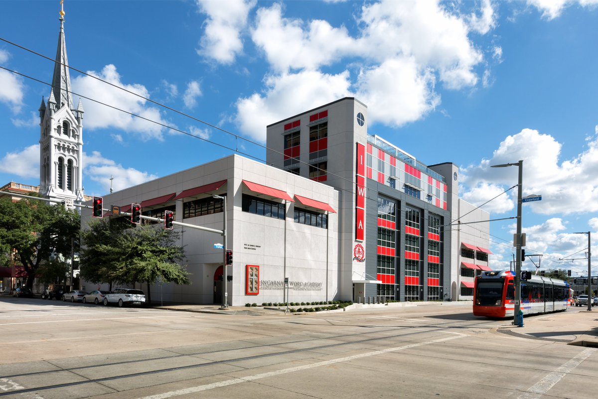 From elementary schools to college facilities, E.E. Reed has completed more than 100 educational projects totaling 2.9 million square feet. #commercialconstruction #generalcontractor #backtoschool

📷: Incarnate Word Academy, Downtown Houston