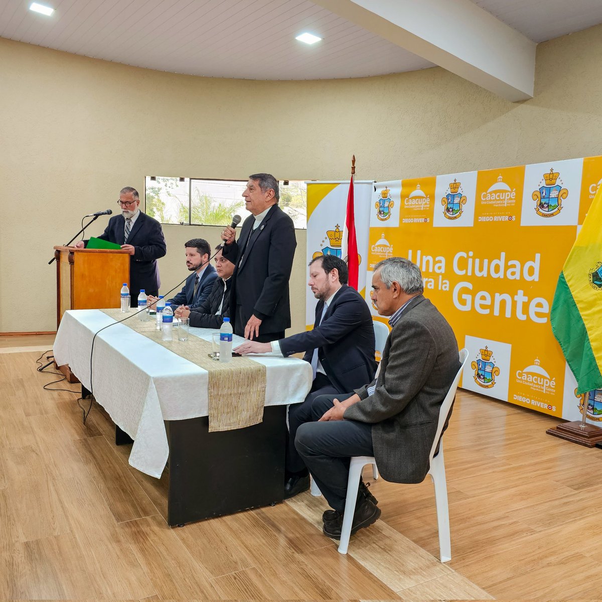 LuisFernan_py's tweet photo. Tuve el honor de participar en representación de la Dirección Nacional de Transporte @dinatranpy, del lanzamiento del Operativo Caacupé 2023 - Festividad Mariana de la Virgen de los Milagros de Caacupé. https://t.co/srXKZd1hQS