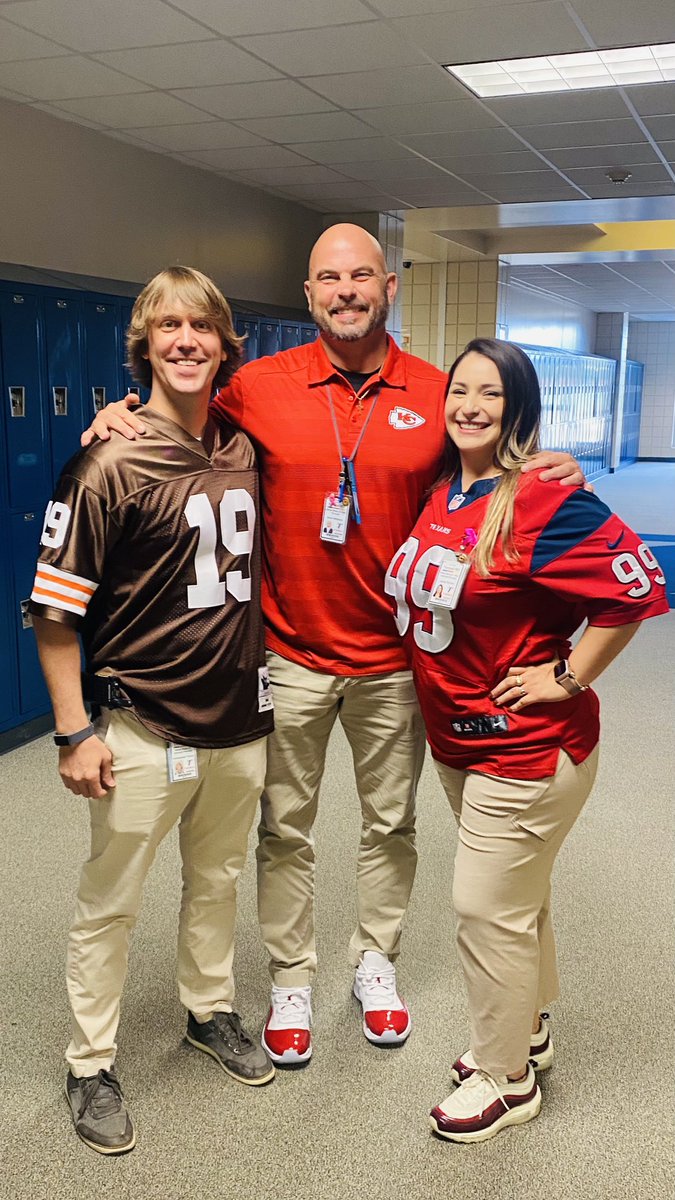Jackie Santos (@ms_santos_wwjh) on Twitter photo EVERY DAY is a GREAT DAY to be a WILDCAT 💙🐾💙
We are Game Day Ready!
@WWJH_MrWilliams <a href="/WWJH_Mr_Penny/">Chris Penny</a> EVERY DAY is a GREAT DAY to be a WILDCAT 💙🐾💙
We are Game Day Ready!
@WWJH_MrWilliams <a href="/WWJH_Mr_Penny/">Chris Penny</a>