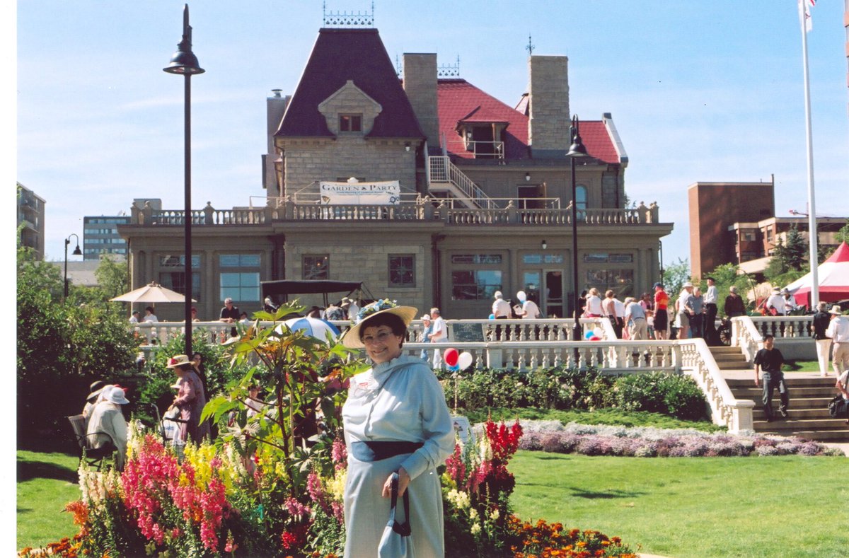 CanadianAesth's tweet image. Lougheed House, Calgary, Alberta 

Constructed in 1891 as a home for Sir James Alexander Lougheed who was appointed to the Senate of Canada in 1889 by Sir John A. Macdonald.