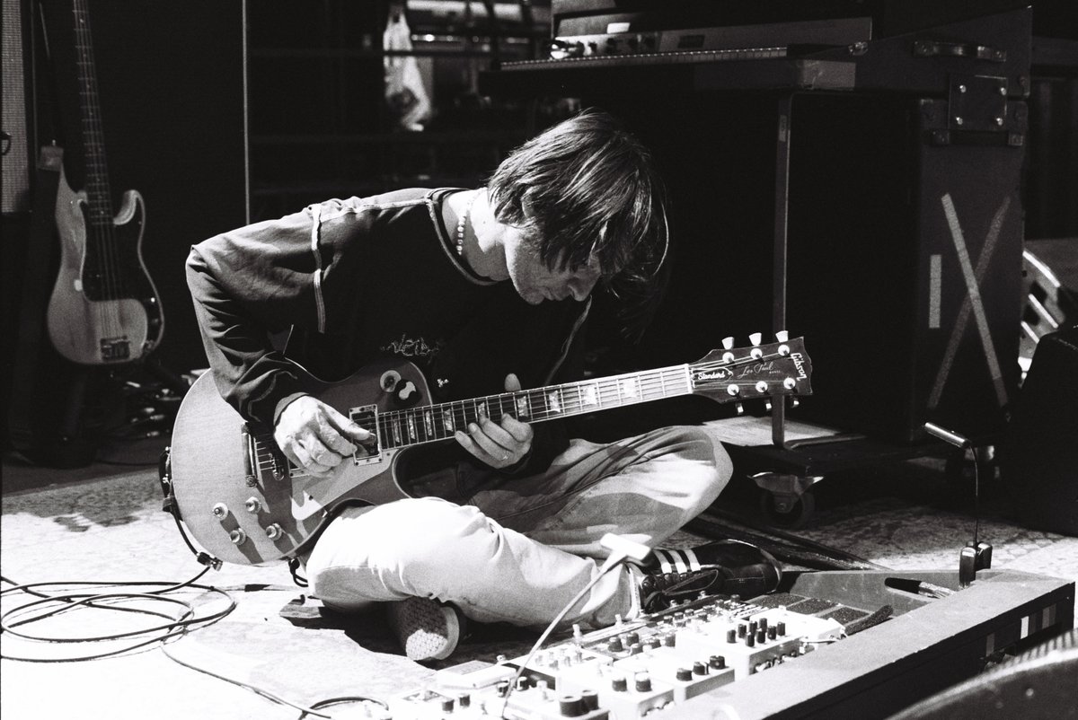 thesmiletheband's tweet photo. Jonny by @sampettsdavies https://t.co/AoSFWBJ1rG