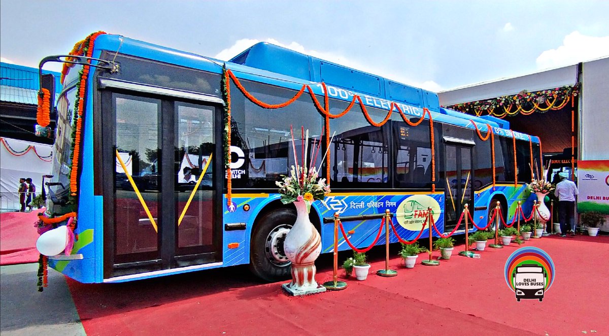 BusesDelhi's tweet photo. 400 electric buses started their journey from today to make Delhi more cleaner and pollution free. These buses will operate from five Bus Depots. All these buses are equipped with advanced safety features.
#electricbus #switchdelhi 
#zeroemissions #G20SummitDelhi https://t.co/ob81g3EFUg
