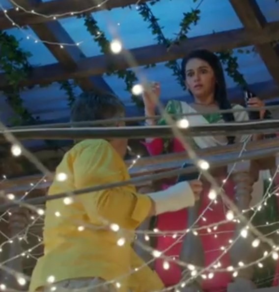 Smarani52686019's tweet photo. "Romeo,... this love is difficult, but it's real.
Don't be afraid, we'll make it out of this mess."
Always wished for a parallel scene to this after they confessed. #NaUmraKiSeemaHo
#iqbalkhan #rachanamistry #devraichand #vidhisharma https://t.co/nyemrEbNkO