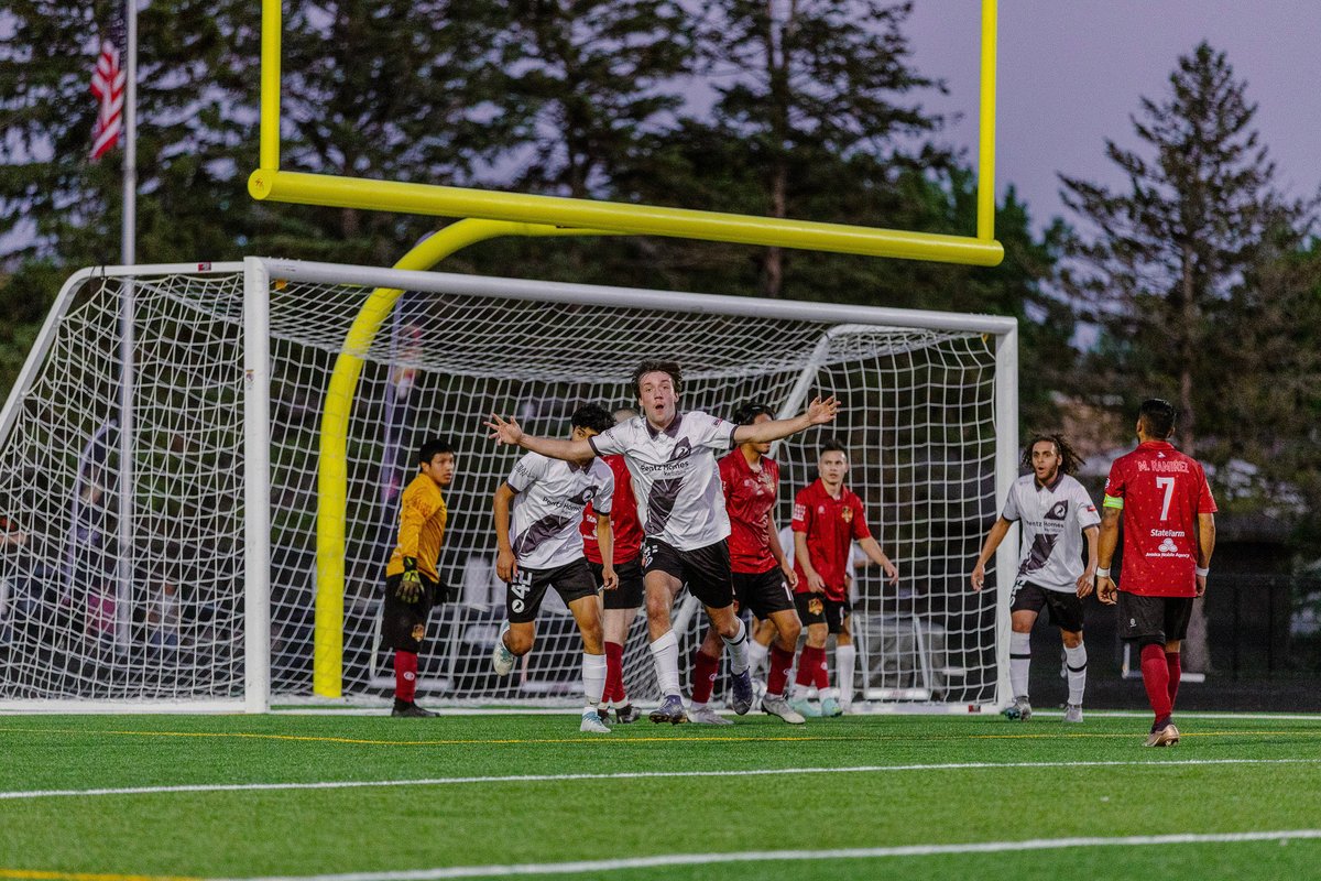 Ｃａｒｔｅｒ Ｈｅｒｍａｎｓｏｎ:
Playing two sports and excelling at both, his soccer accolades included Gatorade’s Minnesota Player of the Year, Class AA Mr. Soccer, and Holy Angels all-time leading scorer. 

Read more: mplscitysc.com/news/behind-th…