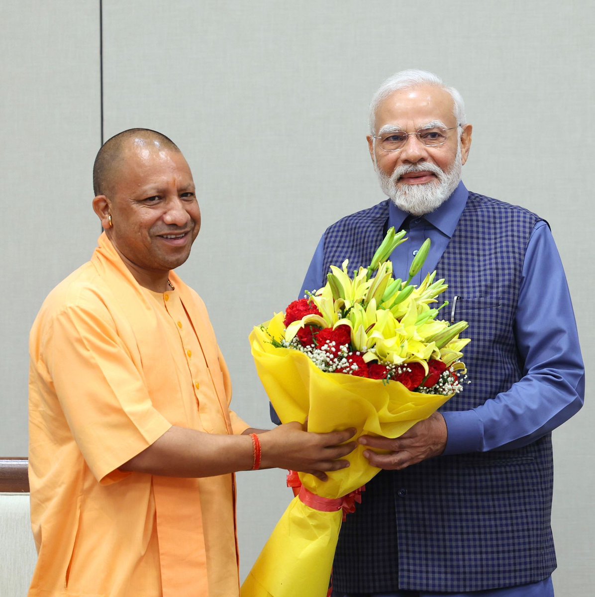 प्रधानमंत्री श्री <a href="/narendramodi/">Narendra Modi</a> जी से नई दिल्ली में #UPCM <a href="/myogiadityanath/">Yogi Adityanath</a> ने शिष्टाचार भेंट की।

<a href="/narendramodi/">Narendra Modi</a>