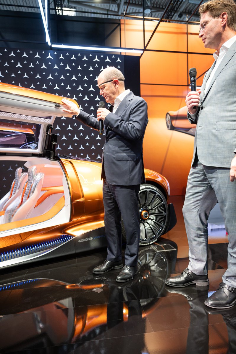 Die deutsche Automobilwirtschaft und der Bund gehen als Team die Revolution der Mobilität an! Made in Germany treibt die nachhaltige Erneuerung voran. Und wir fördern mit gut 110 Milliarden Euro den dafür notwendigen Umbau und sichern so unseren technologischen Vorsprung. #IAA23