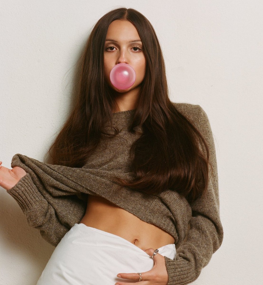 liviesthinker's tweet photo. models should be grateful olivia rodrigo chose music https://t.co/emvjQi8chV