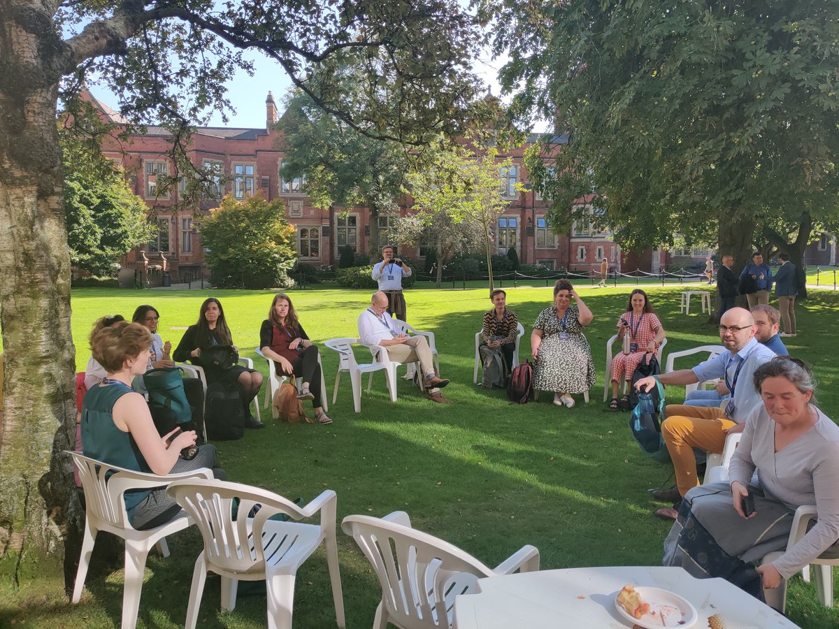 Such a glorious way to end second day of #UACES2023 talking with @mdobbs26 @diarmuidtorney and Brendan Moore in the warm shade (?what is happening with the weather) about the funs & horror stories about engaging outside of academia #policyimpact