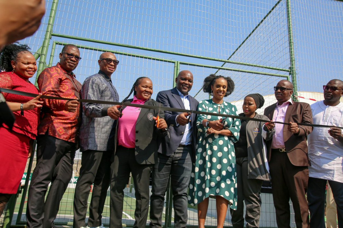 VisionView_SR's tweet photo. It's official, the Pitso Nedbank Multipurpose Sports Court is open to students of Lofentse Girls High School✨️⚽️🏆.
@TheRealPitso
@orlandopirates
#pitsomosimane
#nedbankcup
#vvsr https://t.co/t9S8nyt7UB
