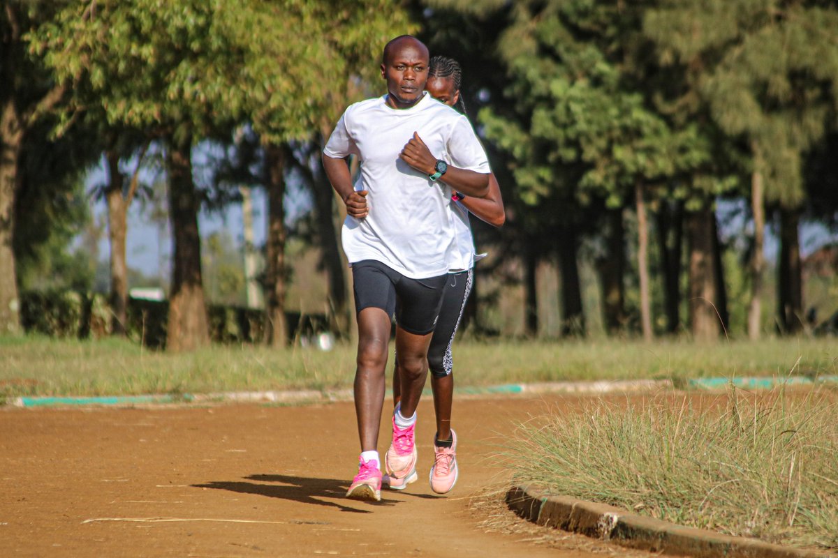 LagatJustin's tweet image. Doing some pacing work today at the track. Thanks for the pictures @AlexKariankei #marathon #Marathontraining #keepingfit